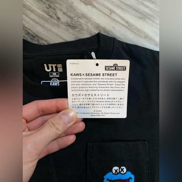 Uniqlo Kawaii Sesame Street Black T-Shirt Size 4T - Picture 3 of 3